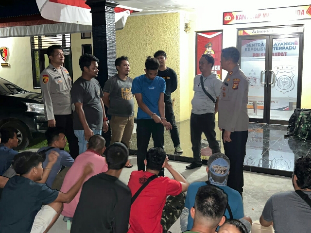 Sebanyak 21 PMI dari Malaysia, Tanpa Dokumen balik ke Indonesia Diamankan Polisi di Pulau Rupat